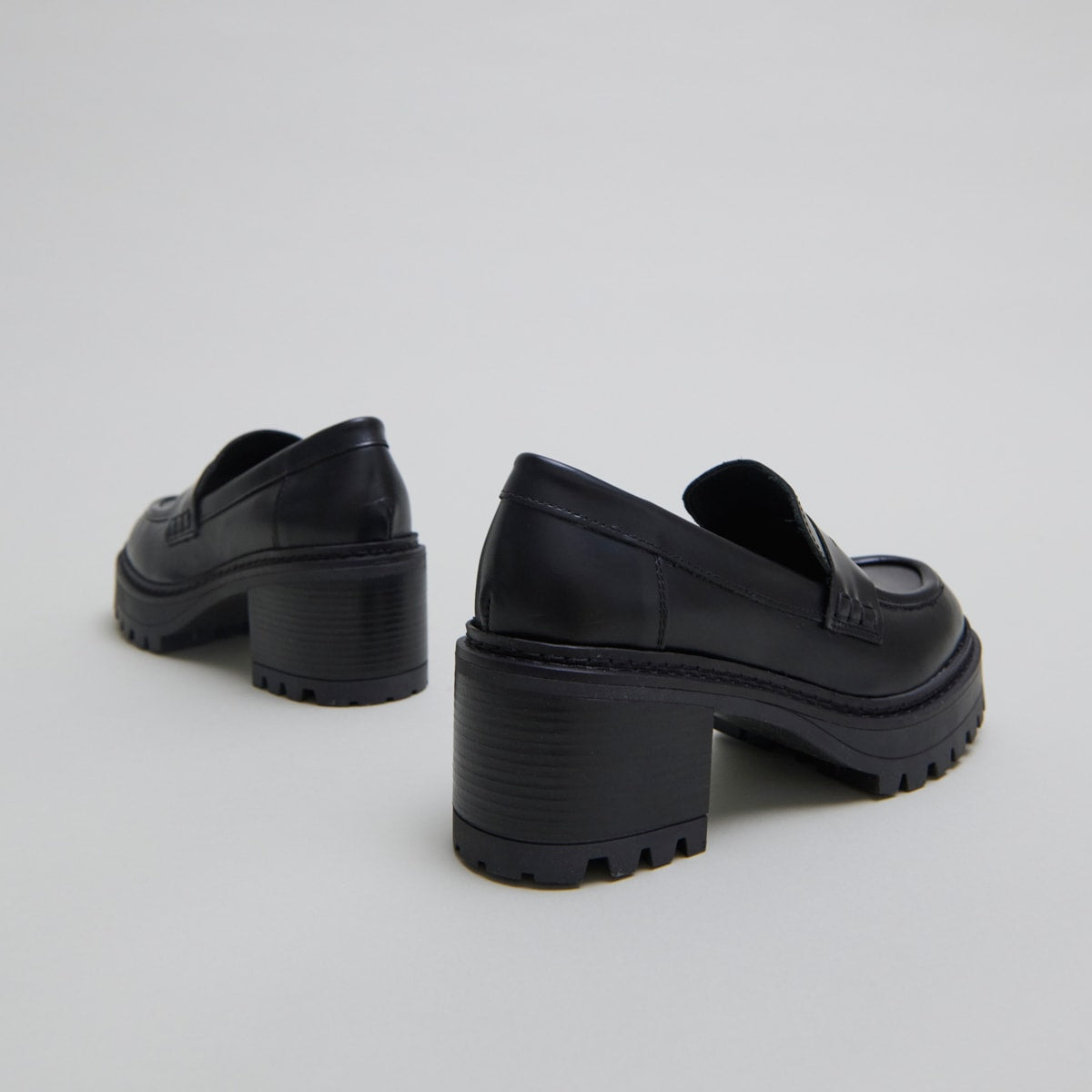 Mocassins à talons et semelles crantées