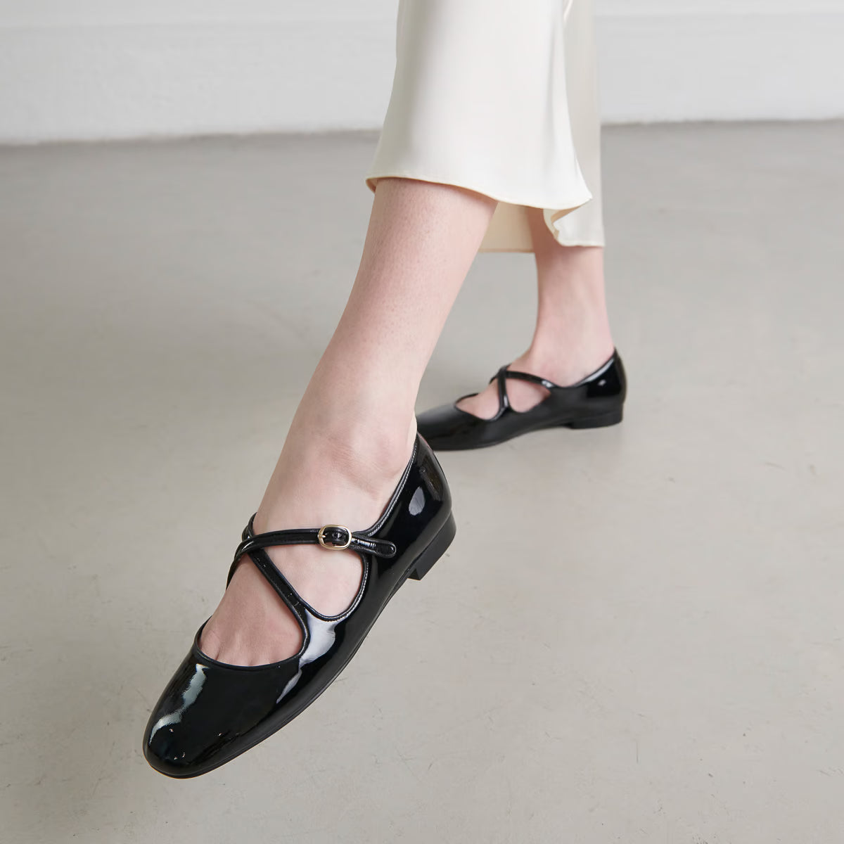 Ballet flats with crossed straps Jonak Canada